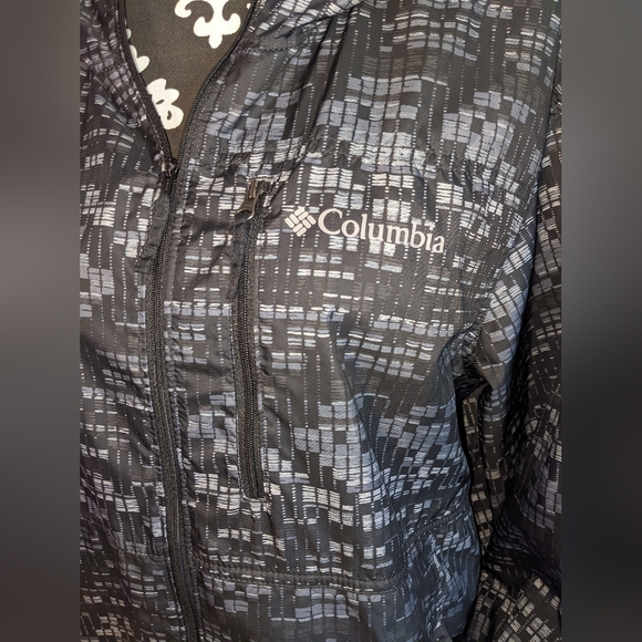 Columbia Black and Grey digital print hooded windbreaker lightweight Sz M - Picture 6 of 11